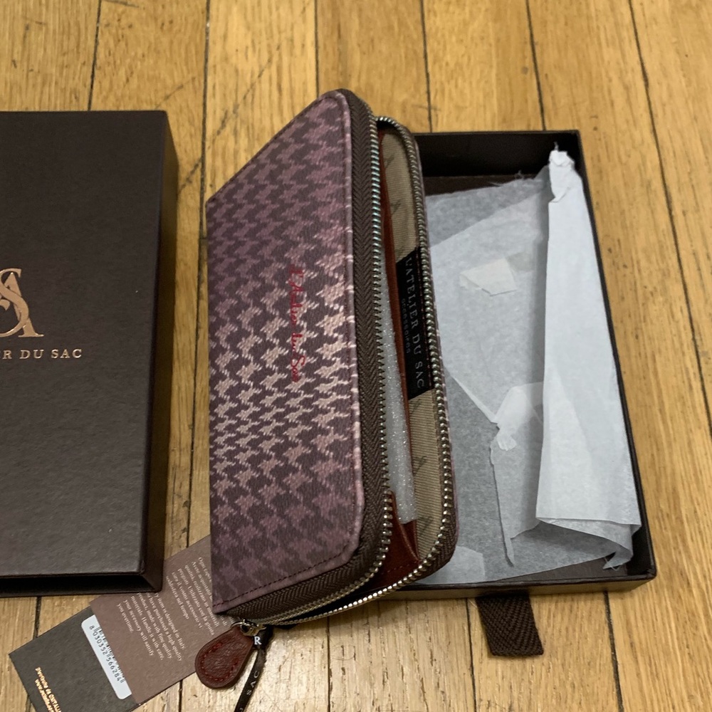 Italian Designer Wallet **New With Tag**